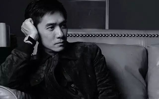 一个关于梁朝伟的网络段子让“喂鸽子”成为一个阶层的代名词