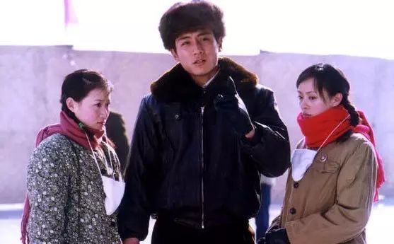 电视剧《血色浪漫》中男女主角在冰场结识