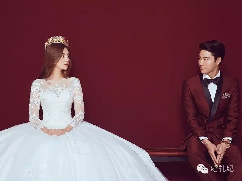 吴辰君婚纱照惊现神之手,精修俩月,还是有那么多婚纱照穿了帮