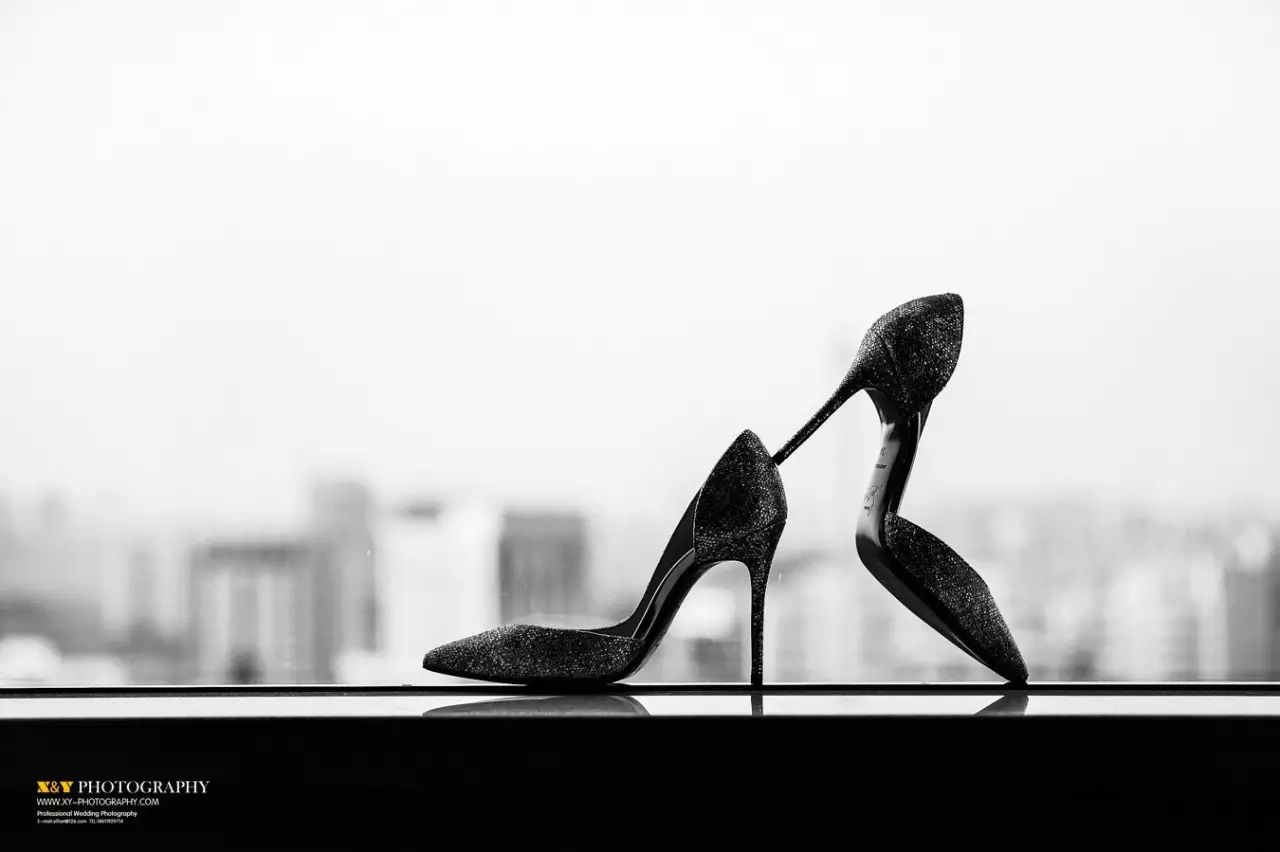 by婚礼纪入驻商家北京xy_小夜婚礼摄影 镜面拍摄更有立体感 画面有点