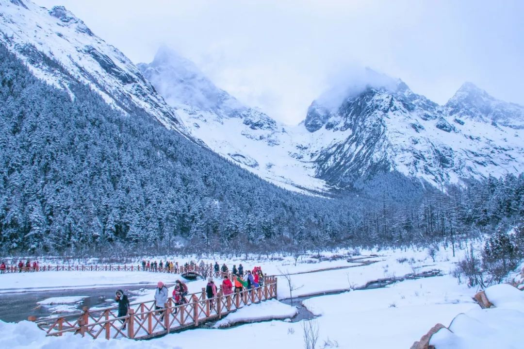 西岭雪山最美季到了大波冰雪活动来袭还有这些景区的冰雪节也将开始