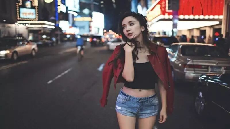 娄艺潇《一年级》当老师都被虐哭了,但何炅为什么还要给她点赞?