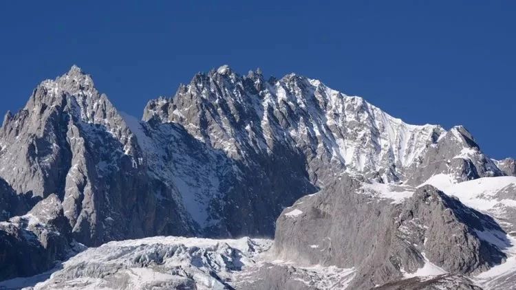 彩云之南 | 这里的山,云梦萦绕;这里的水,满江春意