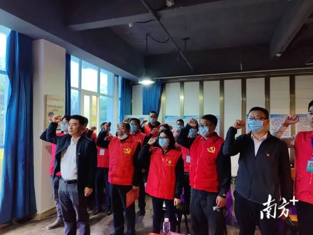 区党工委委员,组织人社局局长彭帝鸿,市委组织部信息科科长曾繁强