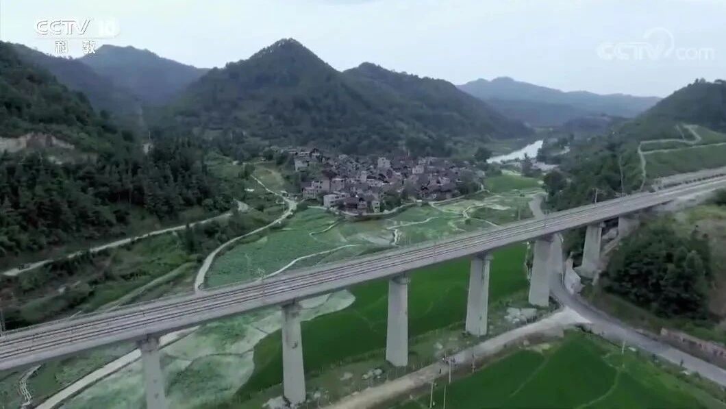 第三集 经世通途⭐记录片《中国高铁》天堑变通途 高铁入云端-4