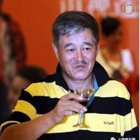 腾格尔喝酒花费500万,他酒醒后给成龙下跪,看赵本山怎么喝的