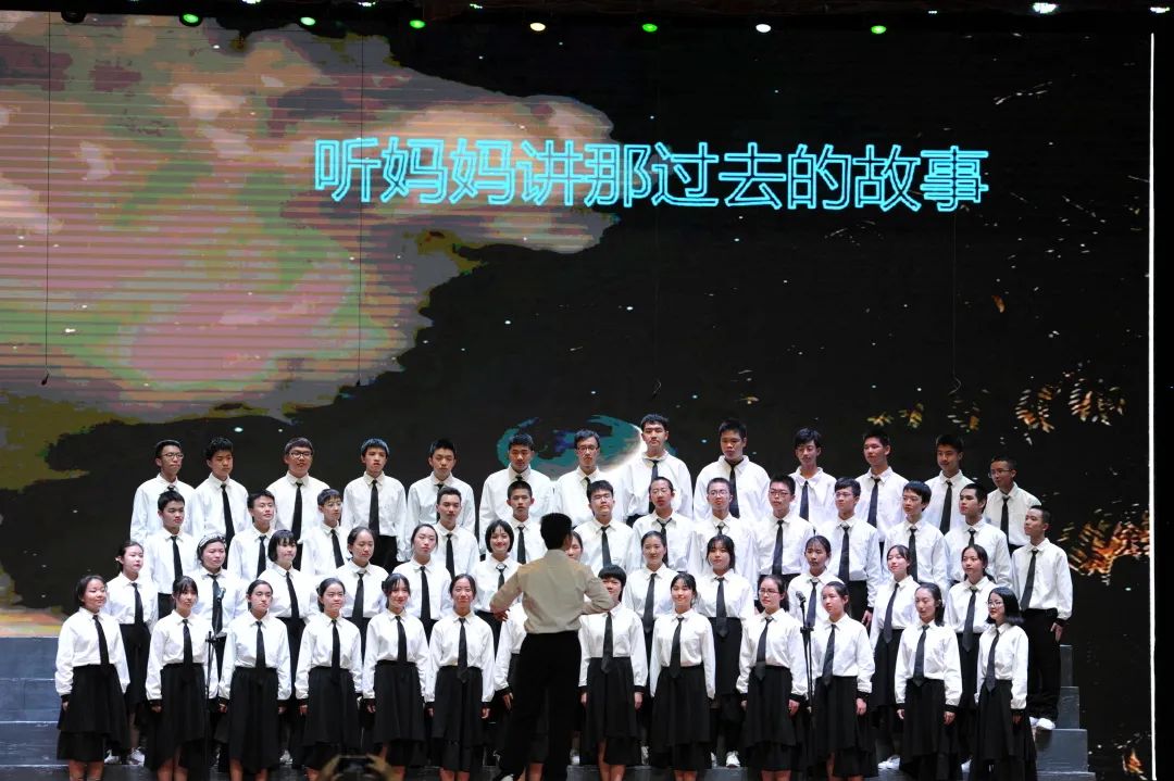 那段时光校歌高一6班2021年4月12日下午,高一年级全体同学走上合唱