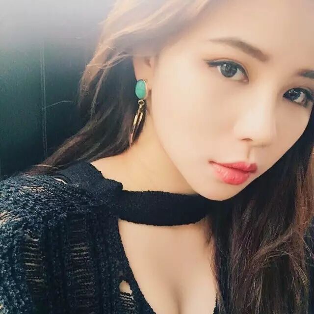 %name 一言不合就硬广，谁给你的勇气？答：美女云集、千元礼包等你领！