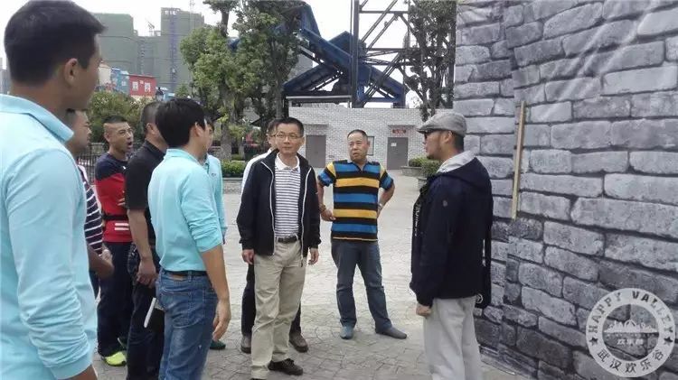 10月10日至11日,武汉欢乐谷副总经理黄小林率队组织安委办,工程部
