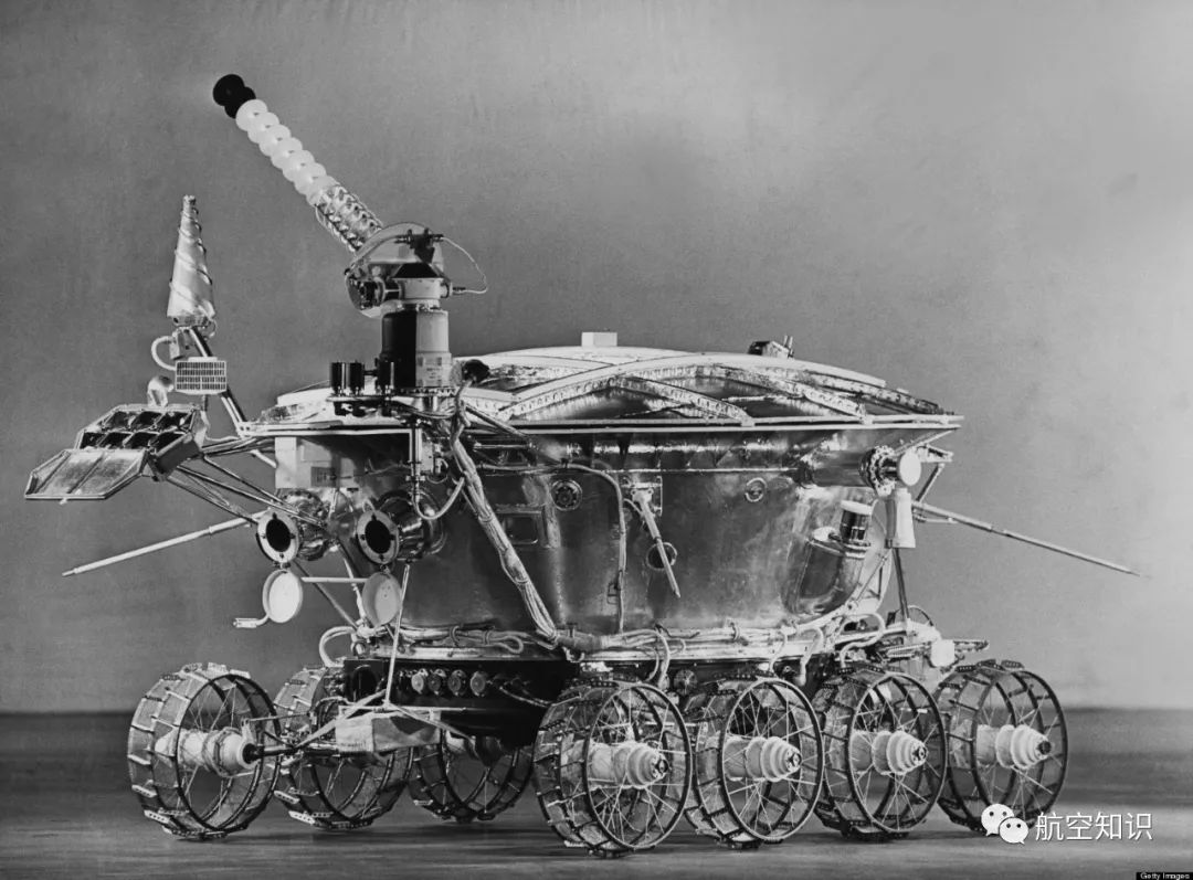 1970年,前苏联发射luna 17探测器,其主要有效载荷为月球车1号
