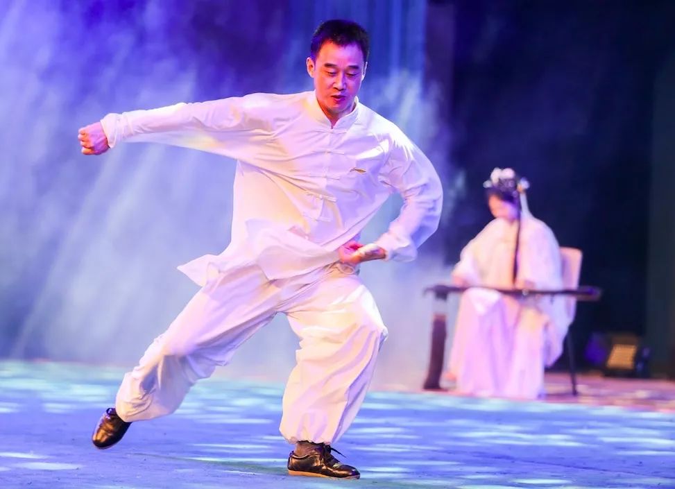首届峨眉武术锦标赛开赛,400多名国内外"武林高手"一