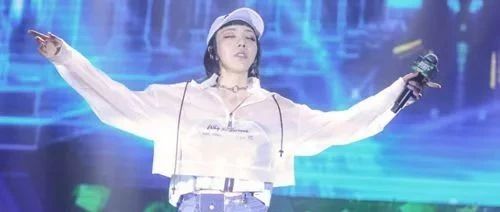 行舟乐评:90后个性女歌手吴莫愁,音乐就是解药