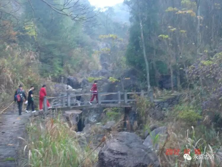 永嘉东岸的麻谷寺古道至西叶村，经行禅村，下行北岙村为终点。是一条让人身心愉悦的古道连接线路！
