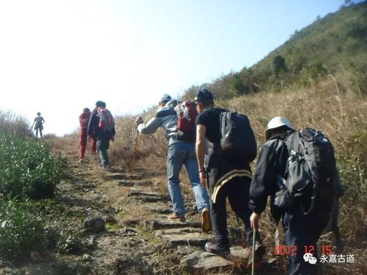 永嘉东岸的麻谷寺古道至西叶村，经行禅村，下行北岙村为终点。是一条让人身心愉悦的古道连接线路！