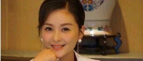 获于正力捧又闹掰的戴娇倩,《只为遇见你》里给文咏珊跑龙套