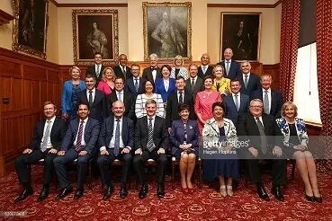 政府说得改！南岛说不能这么改！选民说不要移民！移民说选民太天真！