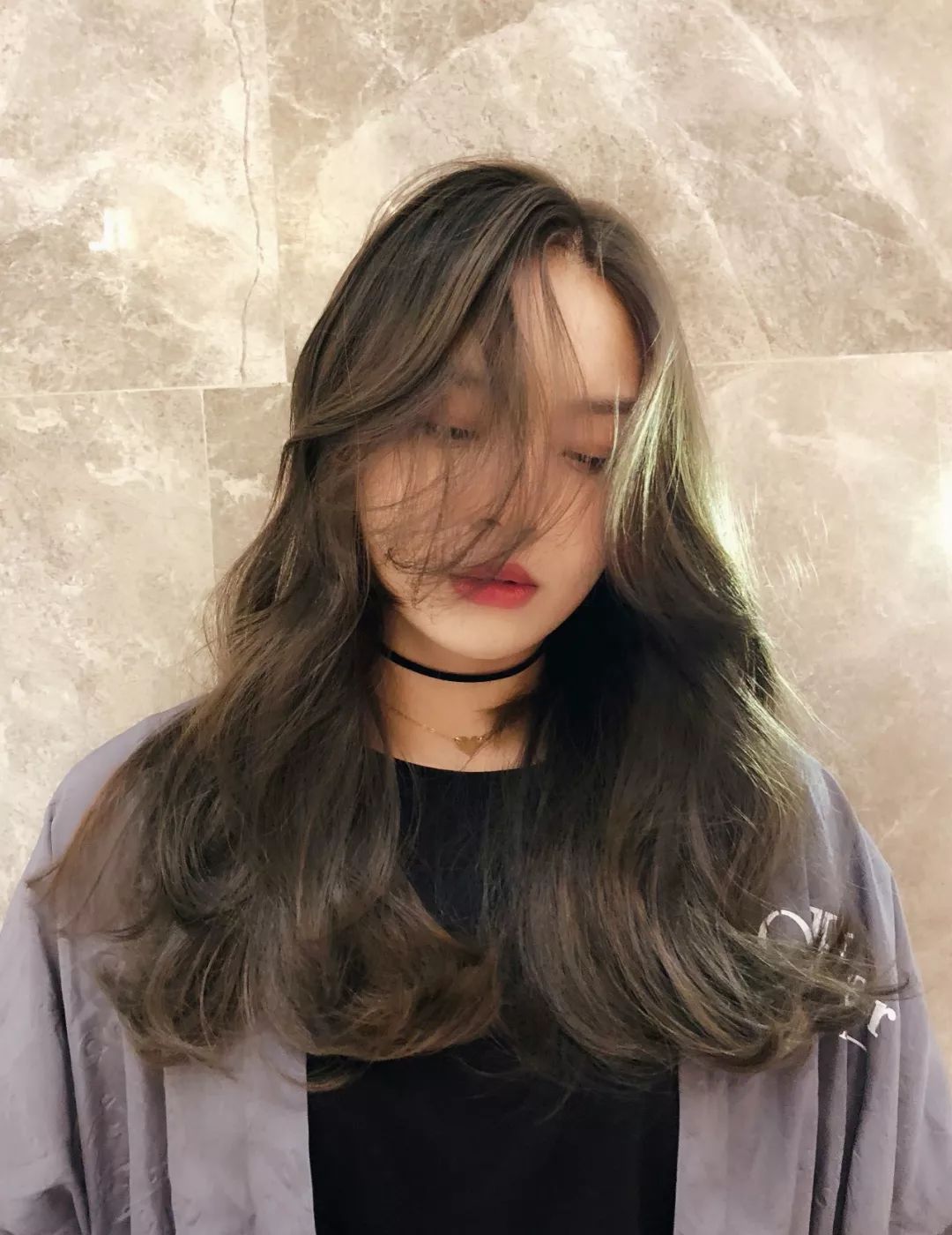 太回家我这样不会不吹头发的女生自然不伤发,只适合正常烫发的50%只软化一次会烫发掉发图片