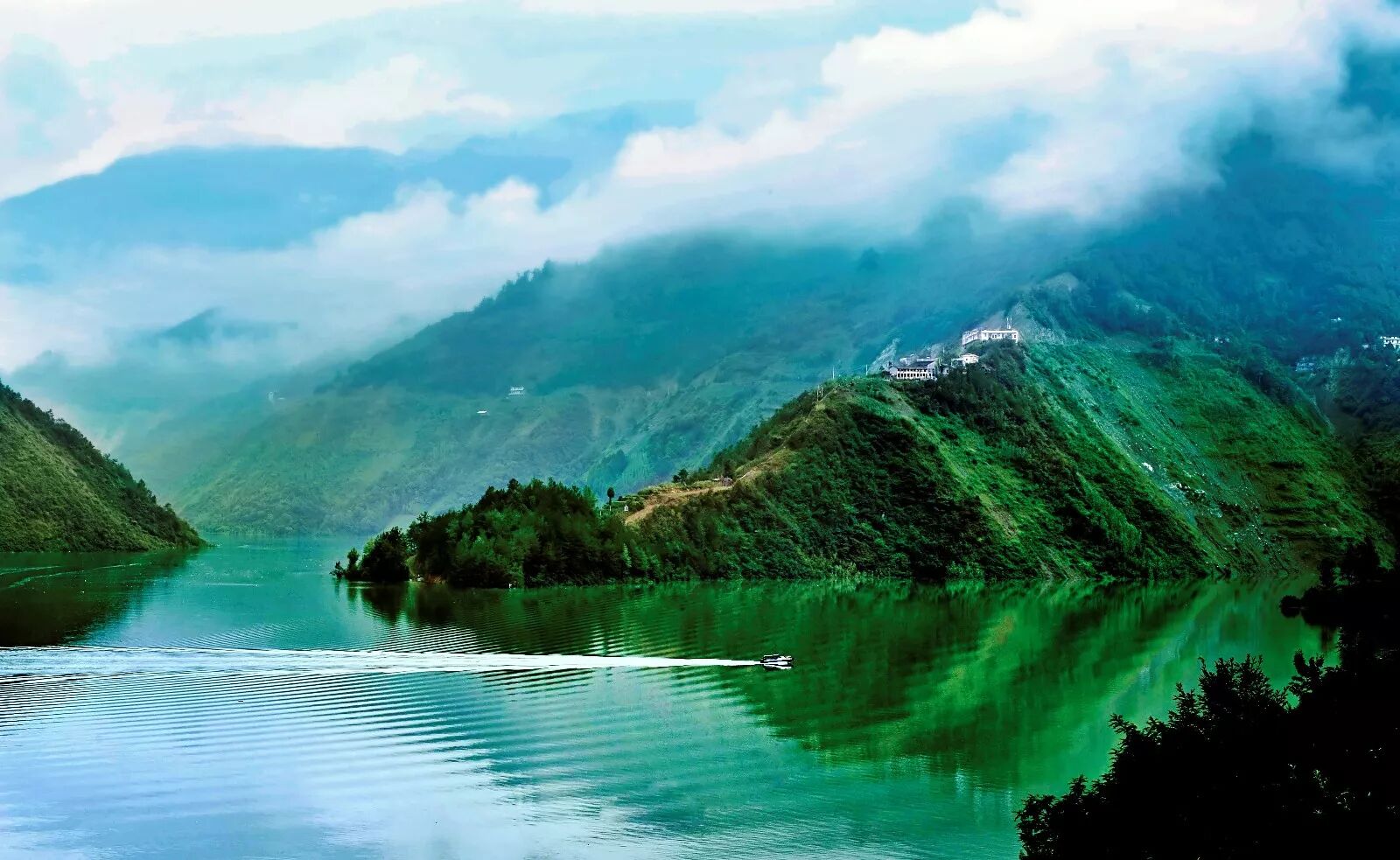 巴山湖——一个真实美丽的梦！惊艳了整个四季！如此美景，值得一看