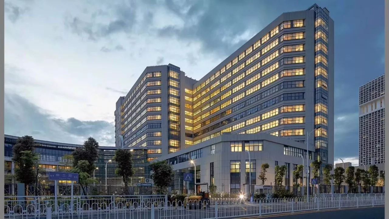 是深圳大学医学院办学资格认证的必备条件.