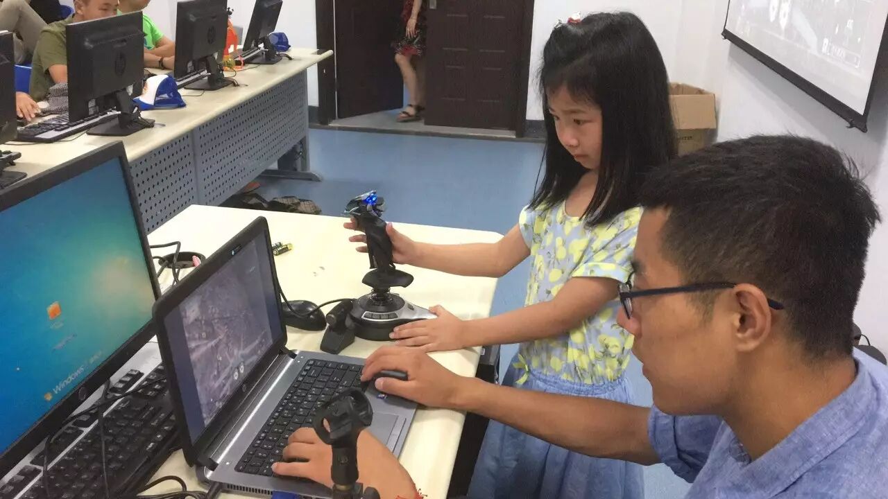 航空模型制作_航空模型制作教程_航空模型制作折叠翼弹射飞机