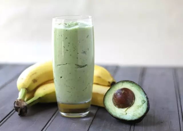 【饮品类】 ★牛油果香蕉核桃牛奶avocado banana smoothie 浓醇又