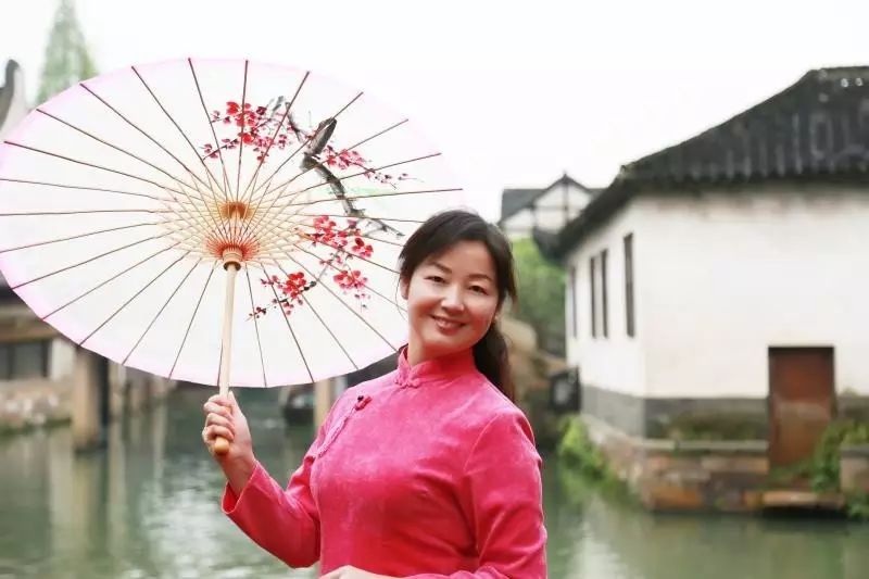 神木旗袍女子烟花三月下扬州, 惊艳了整个江南!