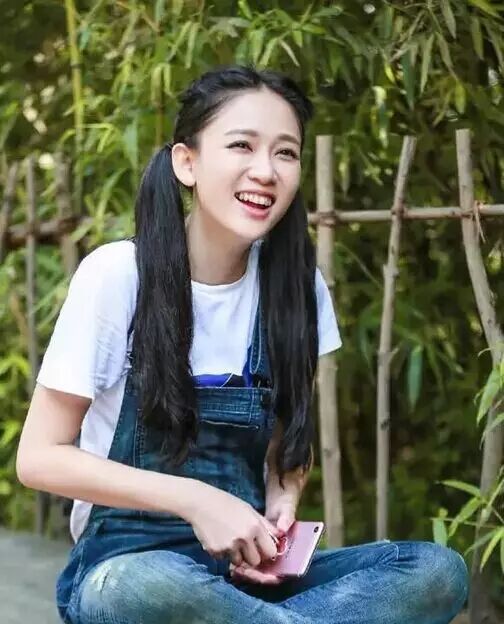 酷爱吃吃吃的陈乔恩,大大咧咧起来真是无人能敌啊,谈到...