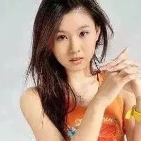 冯巩“女儿”长大了,结了婚还有孩子,她的老公大家很熟悉!