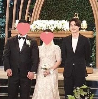 李栋旭为好友婚礼担任司仪!完全抢走新郎新娘的风头嘛XD