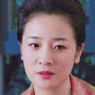 陈小艺近照曝光,隐瞒了21年的“丑老公”居然是这位导演