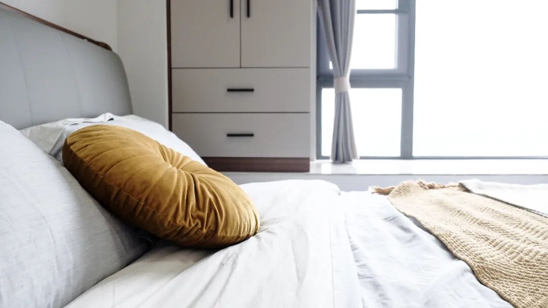 卧室刷大白墙，这家太惊艳了！_25