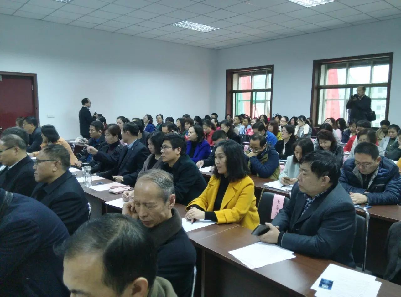 围观丨今早介休上百人齐聚文促会会议室,他们这是在