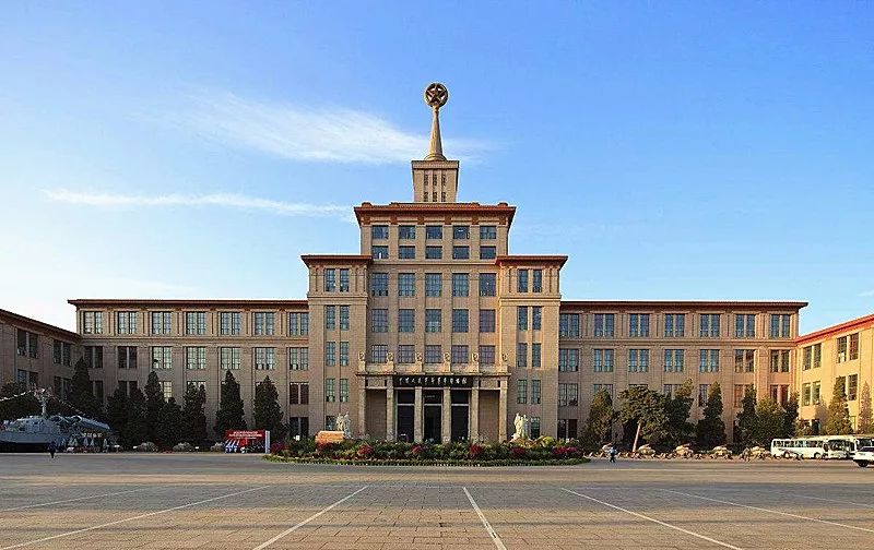 历史 文史e家 中国人民革命军事博物馆位于北京市复兴路9号,在天安门