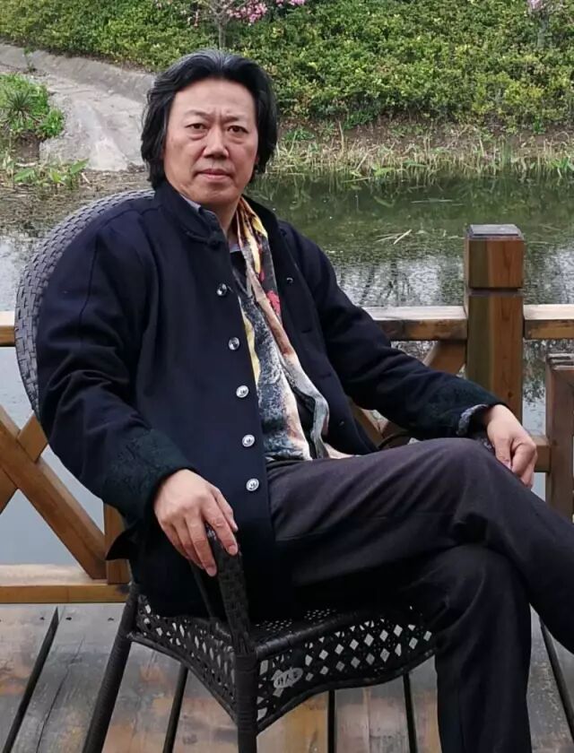 像石涛说得好,搜尽奇峰打草稿,也就是说,是要到生活当中去观察.