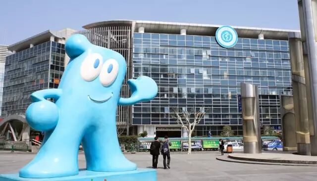 男人也能生孩子了,子宫可移植!怀孕多苦生娃多痛,终于轮到男人们来体会了哈哈哈哈哈哈