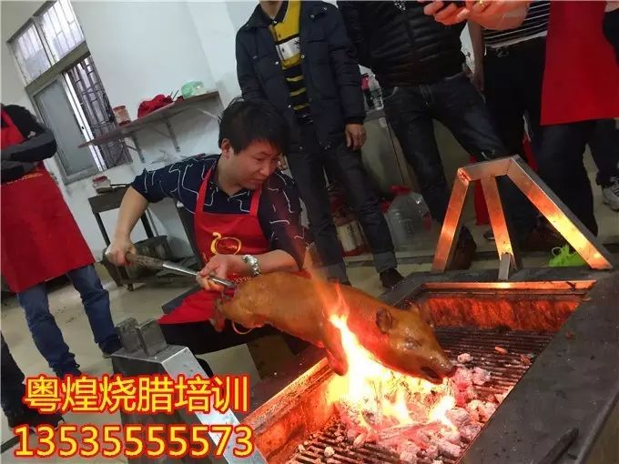 粤煌烧乳猪培训 清明烤乳猪培训 化皮烧乳猪做法 光皮烧乳猪哪里学