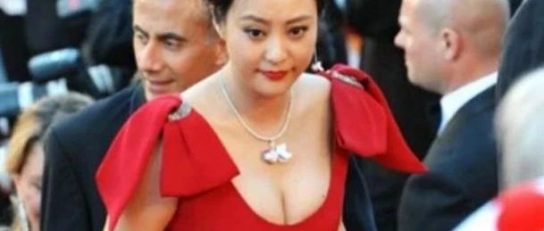 与邓超分手以后,她先嫁李光洁,二婚又嫁给刘烨,如今41岁又单身了!