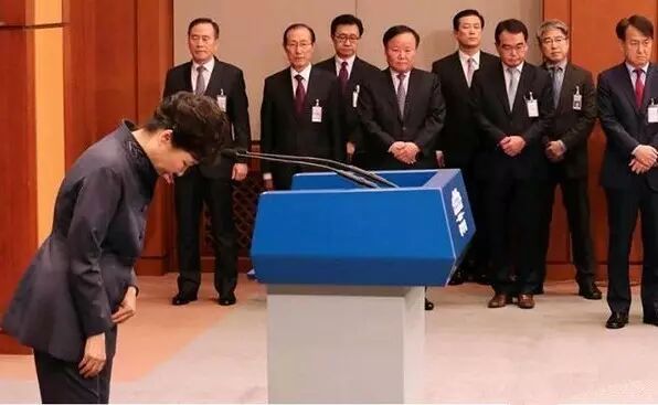 公然叫板政府，一手单挑“朴槿惠闺蜜干政”，这家媒体咋这么牛？