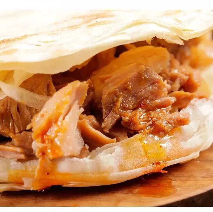 肉夹馍是西安乃至陕西的饮食标志