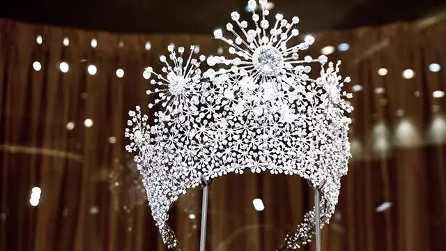高级珠宝永恒之星皇冠展示