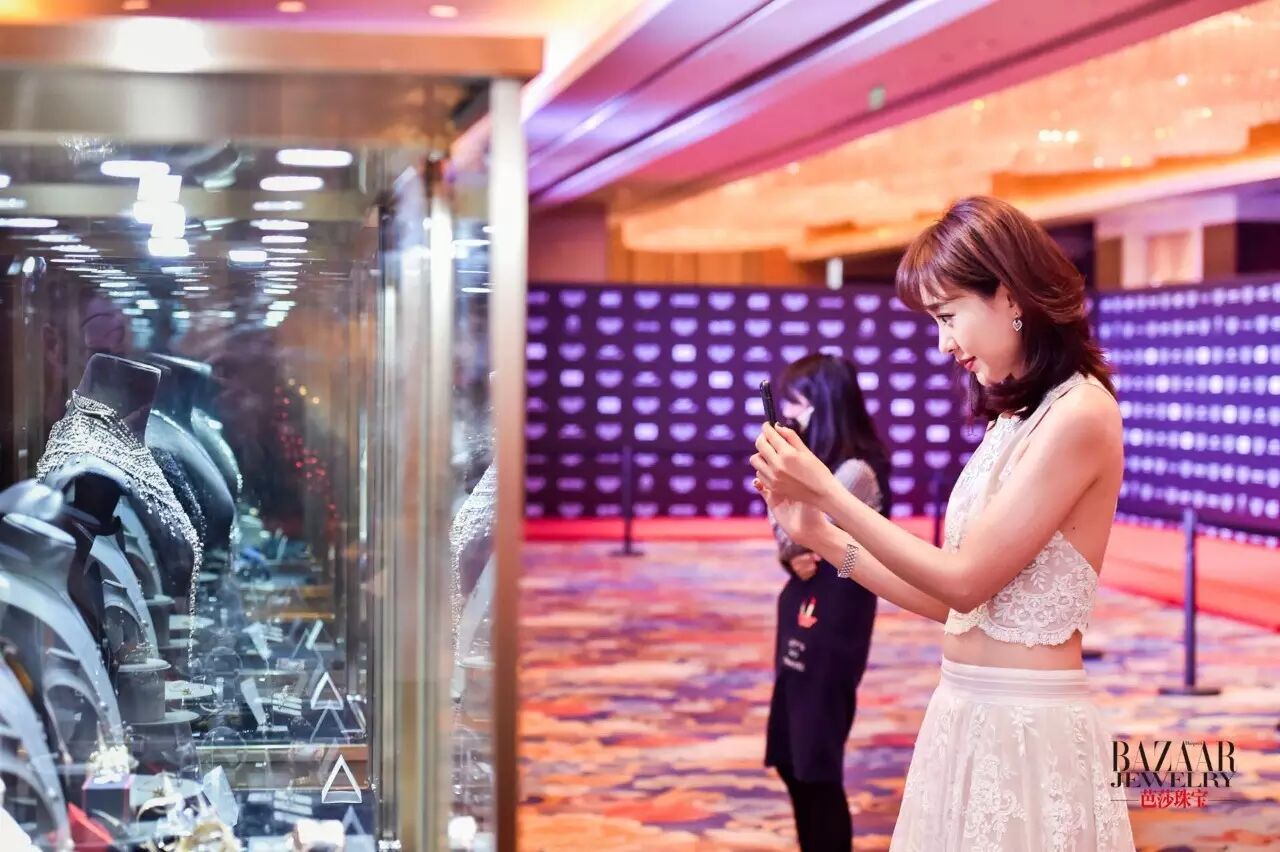 ������Ա��ҫ��Ůʿ����z6��������ʱ(�й�)�ٷ���վ�߼��鱦����Ӱ��