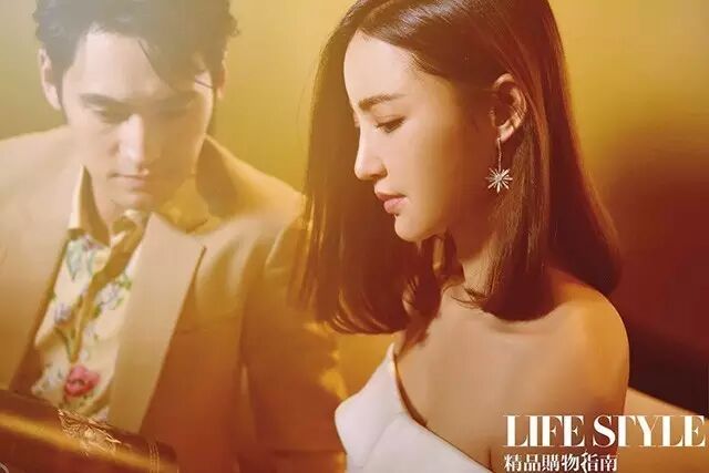 袁弘张歆艺夫妇在金伯利钻石展厅