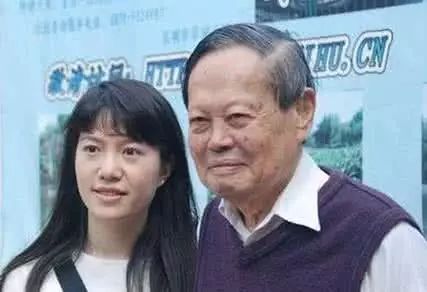 杨澜独家专访杨振宁与翁帆,内容震撼!