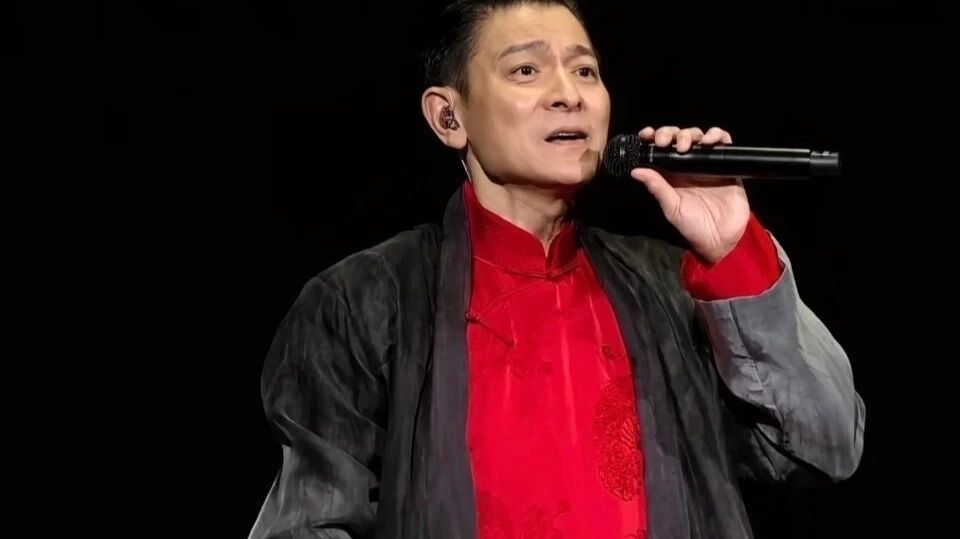 上热搜了!64岁的刘德华&ldquo;解冻失败&rdquo;.