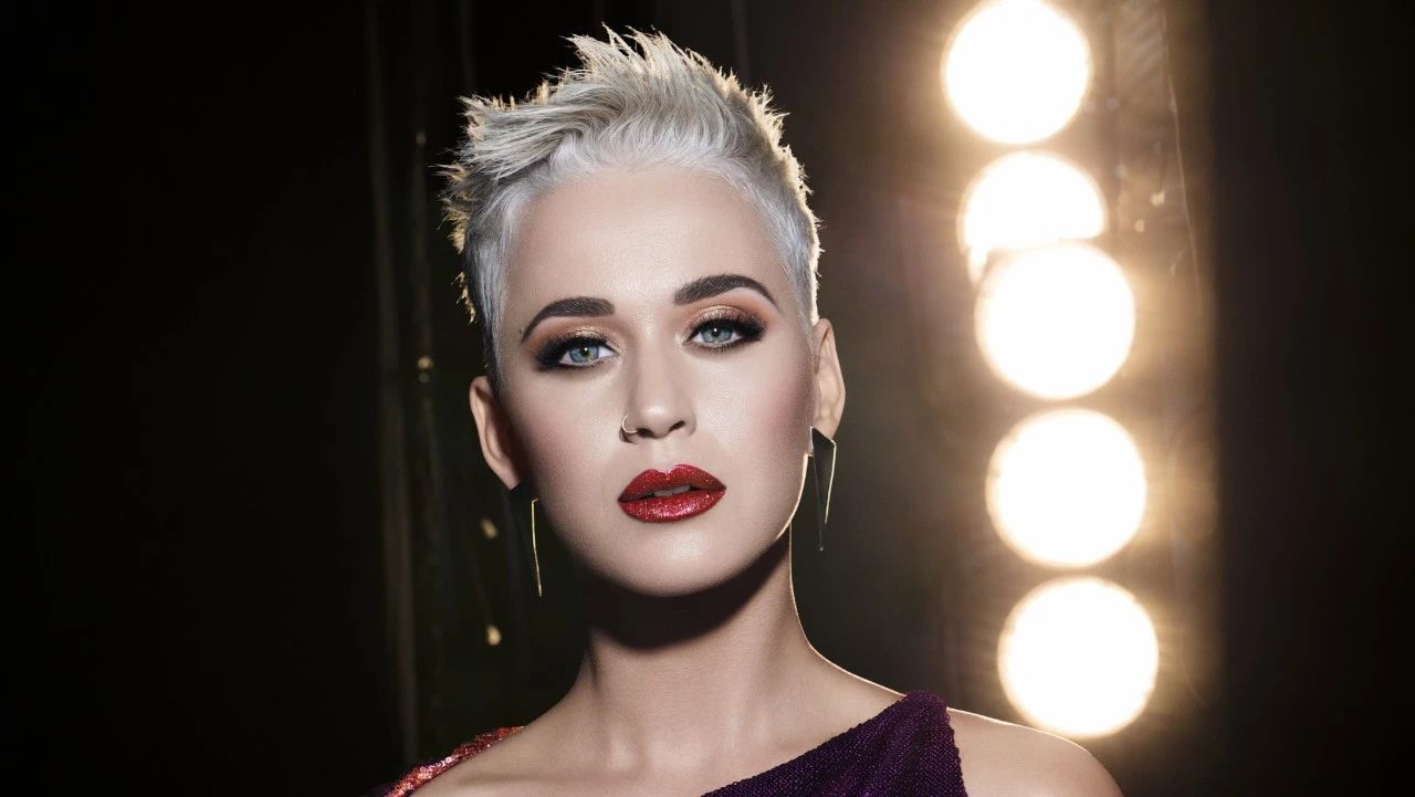 Katy Perry 发布新款COVERGIRL合作 Katy Kat Wink Collection