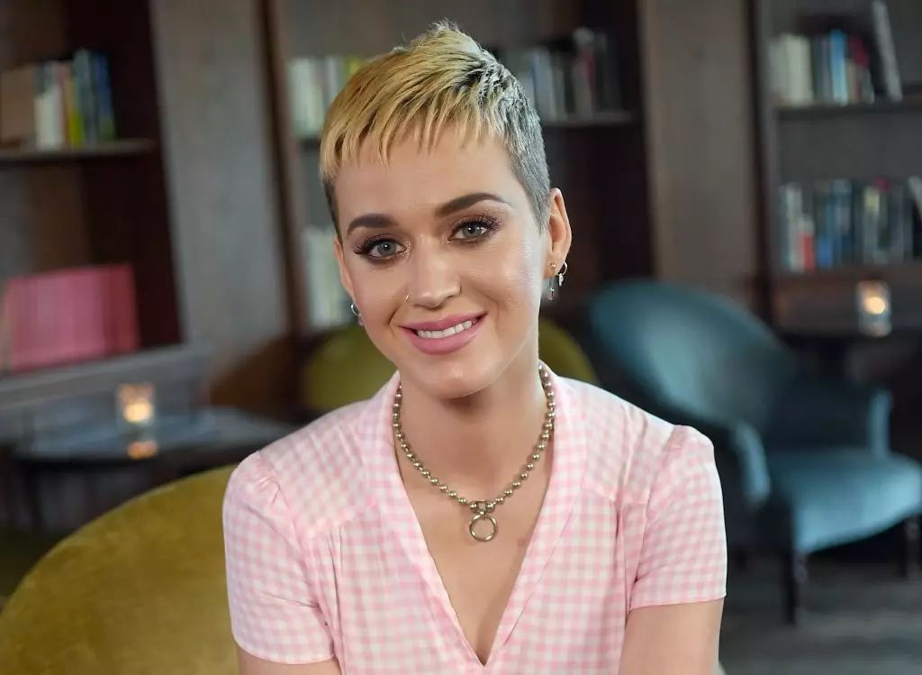 Katy Perry 温馨提示: 别给你的前任发短信