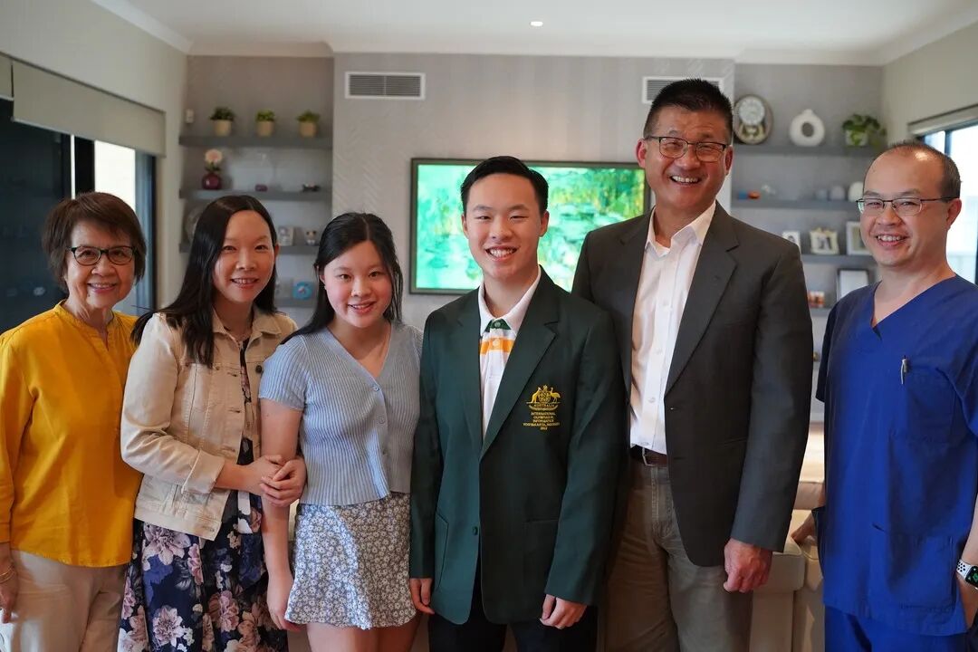 祝贺Joshua获得国际竞赛大奖，我们为他感到高兴（组图） - 2