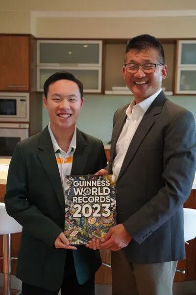 祝贺Joshua获得国际竞赛大奖，我们为他感到高兴（组图） - 1