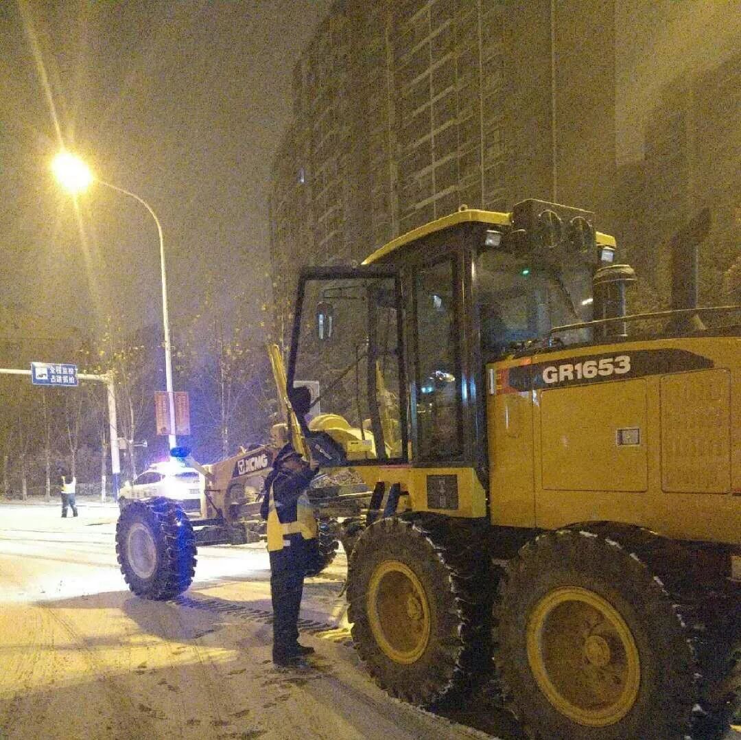 雪战第二夜!哪有什么“岁月静好”,只是有人在你看不到的地方“负重前行”!