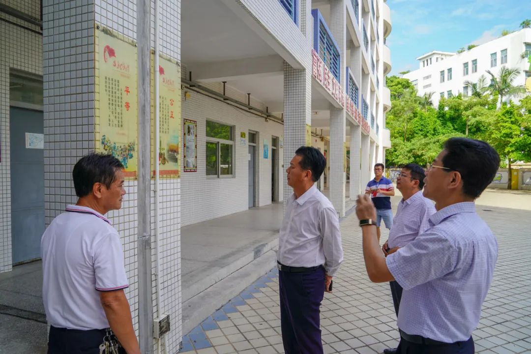 红光学校以及礳石风景区,礳石轮渡,广达大道等点位检查对标创建工作